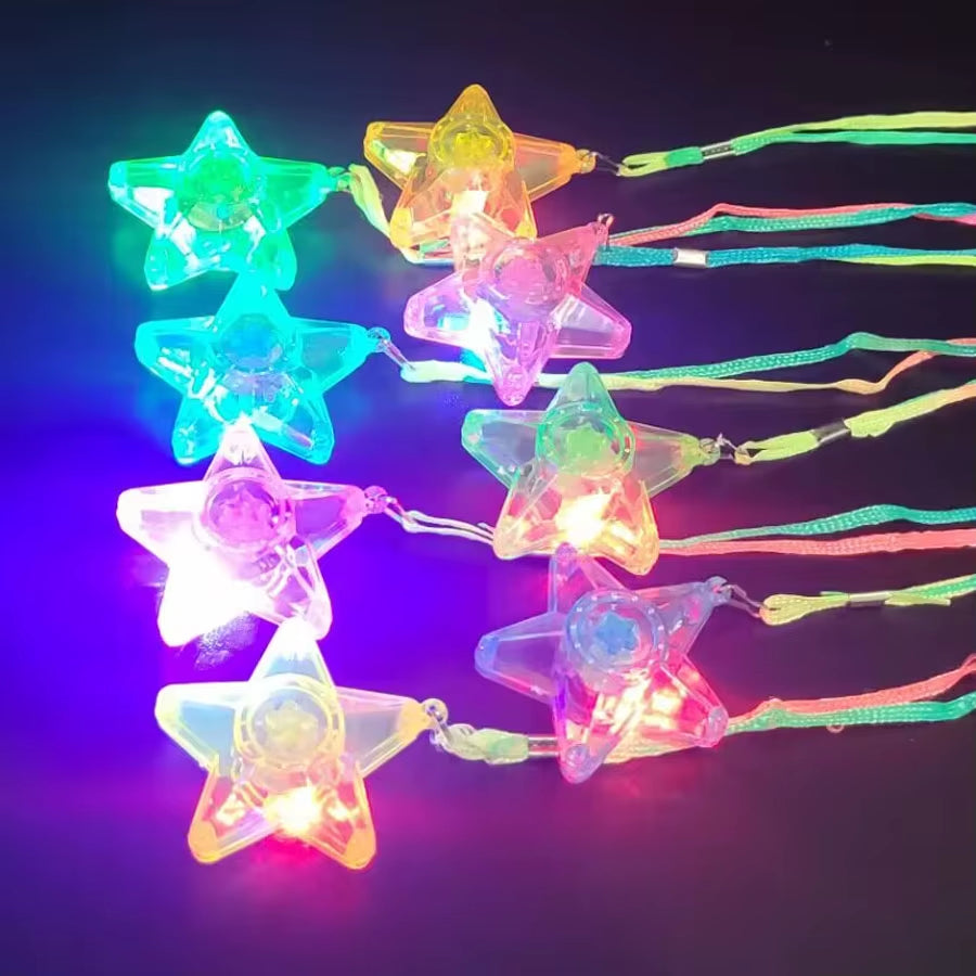 10/20/30/50 Pcs Colgante de Collar LED Estrella y Corazón – Collares Luminiscentes para Niñas y Fiestas 🎉💖