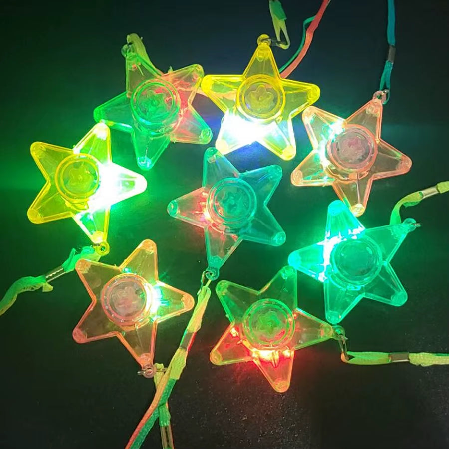 10/20/30/50 Pcs Colgante de Collar LED Estrella y Corazón – Collares Luminiscentes para Niñas y Fiestas 🎉💖